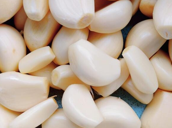 Peeled Garlic